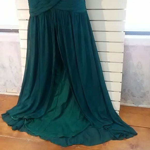Long green formal dress - Picture 3 of 7